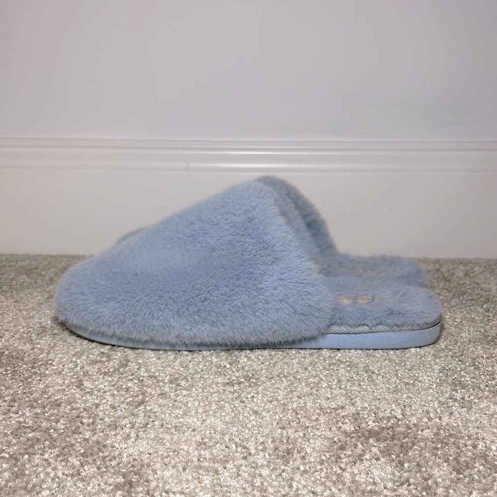 Blue,size 6-7 1/2 night time slippers. Pre-loved
